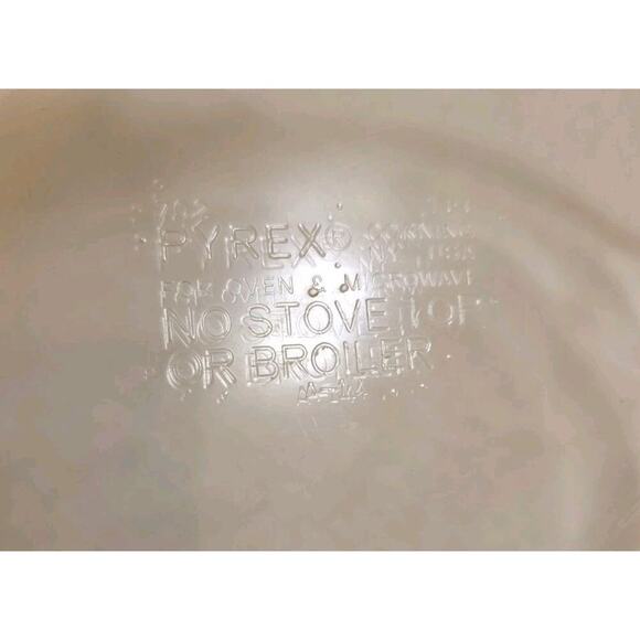 Pyrex Vintage Casserole Dish Corning USA 702 1.8L Clear Oval *NO LID* - Picture 3 of 3